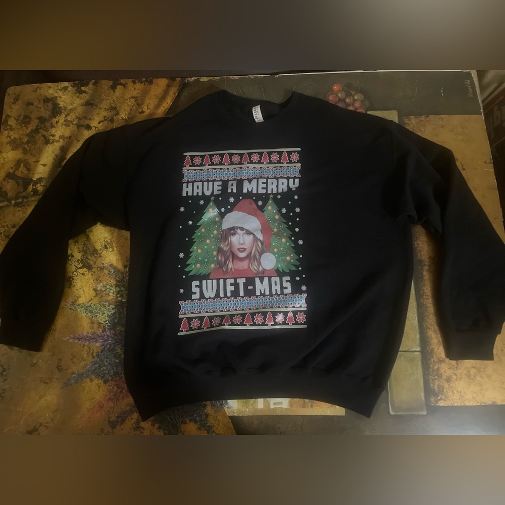 Have a Merry Taylor Swift-mas Christmas Sweatshirt Size Adult XL Black
